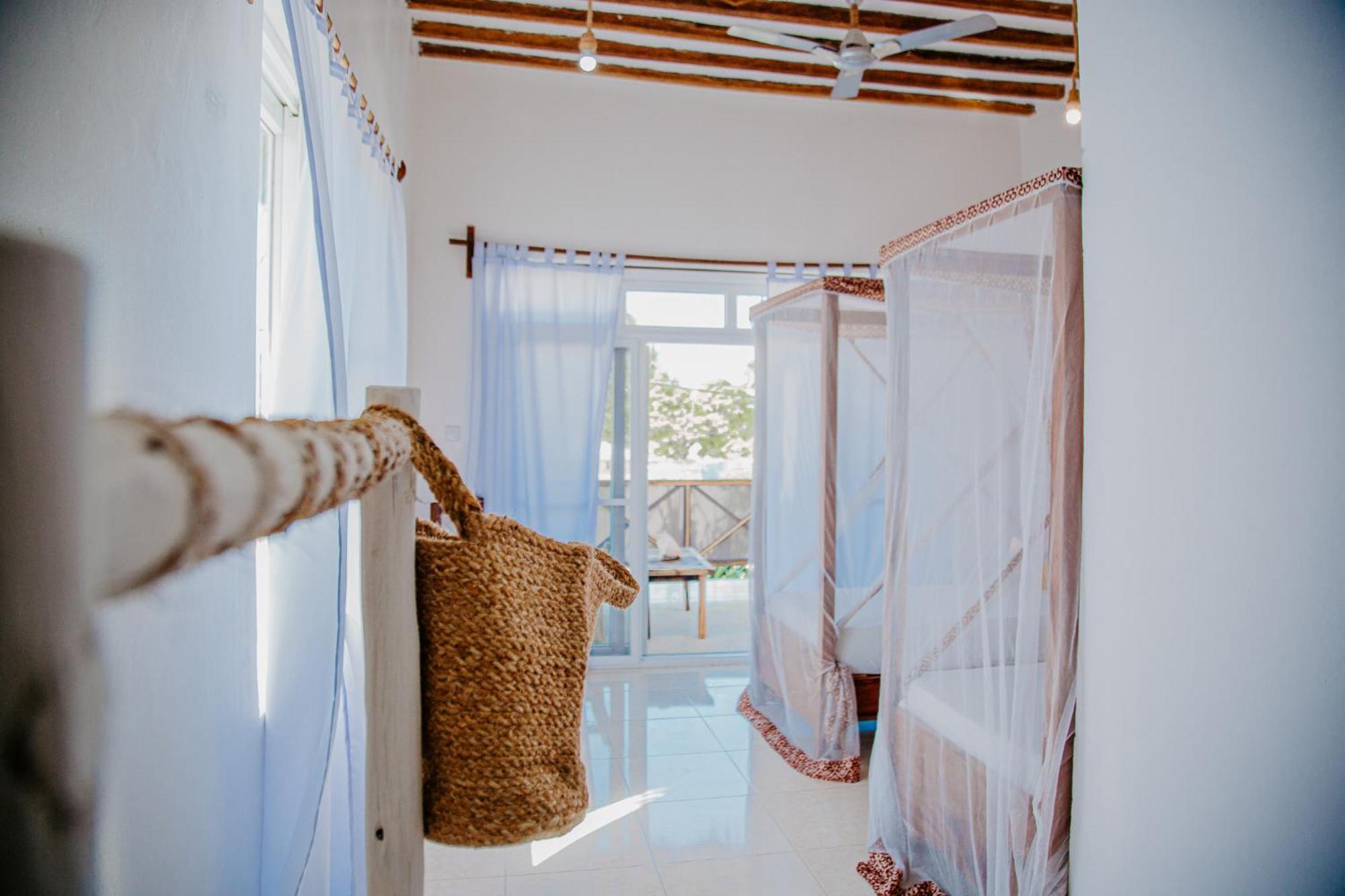 Bed and Breakfast Ocean Boho House Джамбиани Экстерьер фото