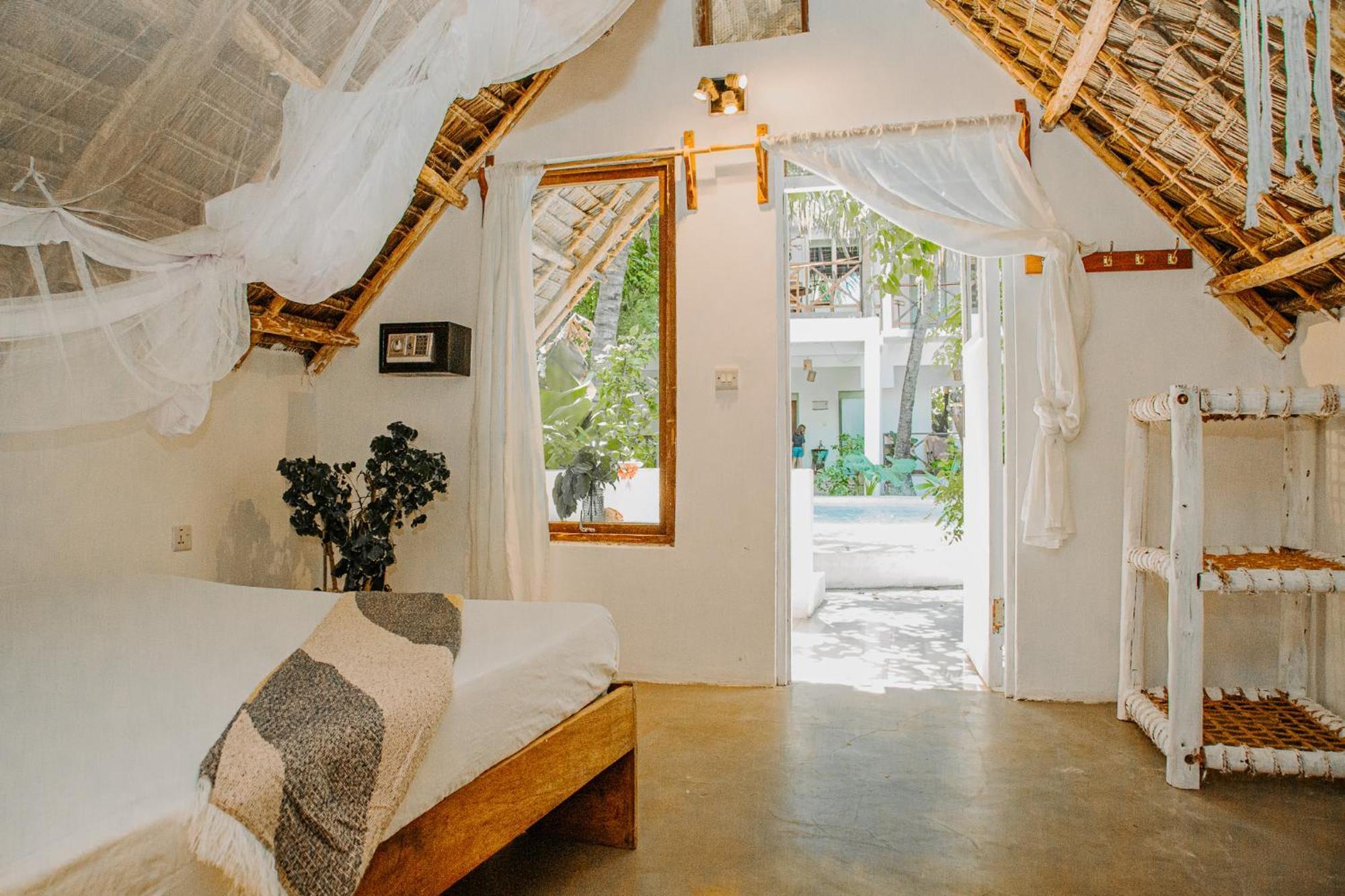 Bed and Breakfast Ocean Boho House Джамбиани Экстерьер фото