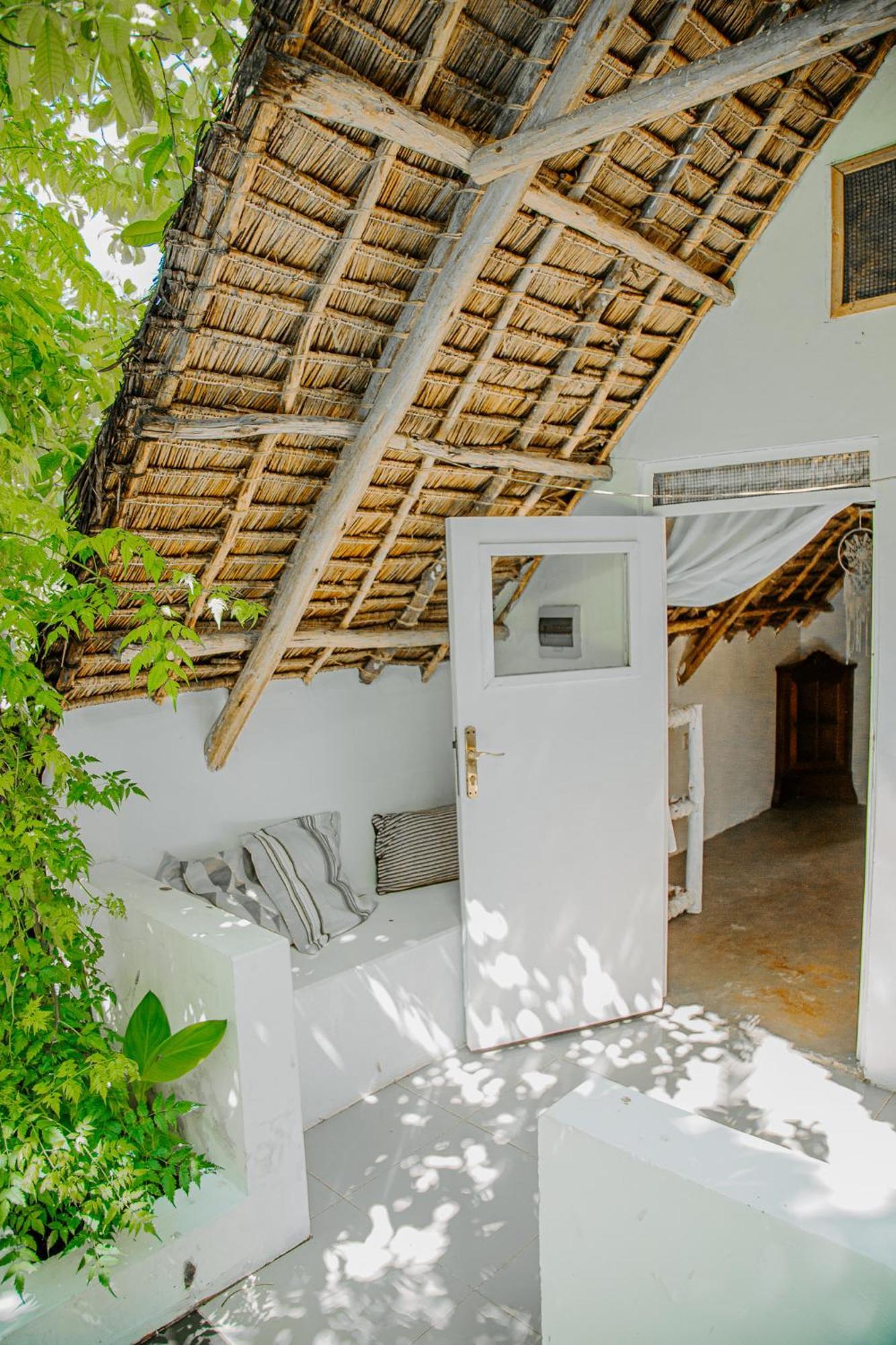 Bed and Breakfast Ocean Boho House Джамбиани Экстерьер фото